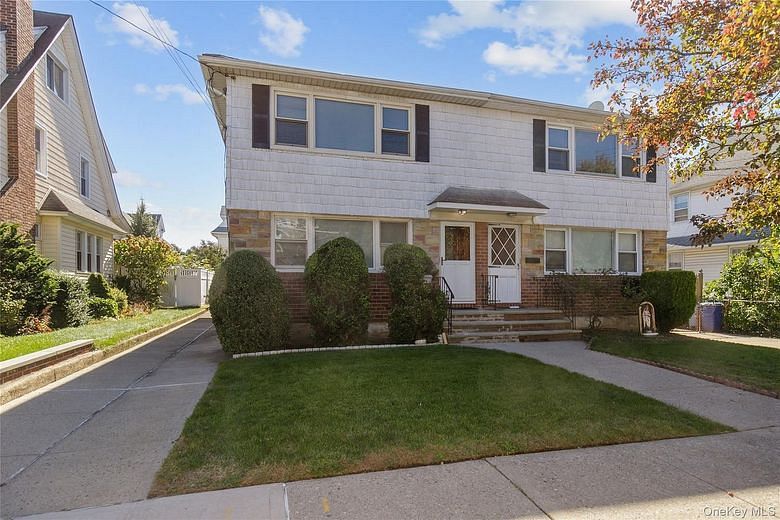 22114 Fairbury Avenue