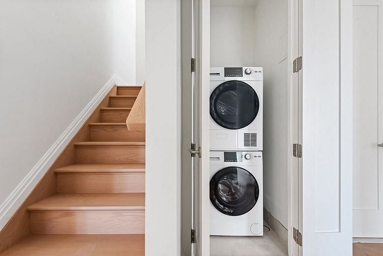 222 16th Street #5D