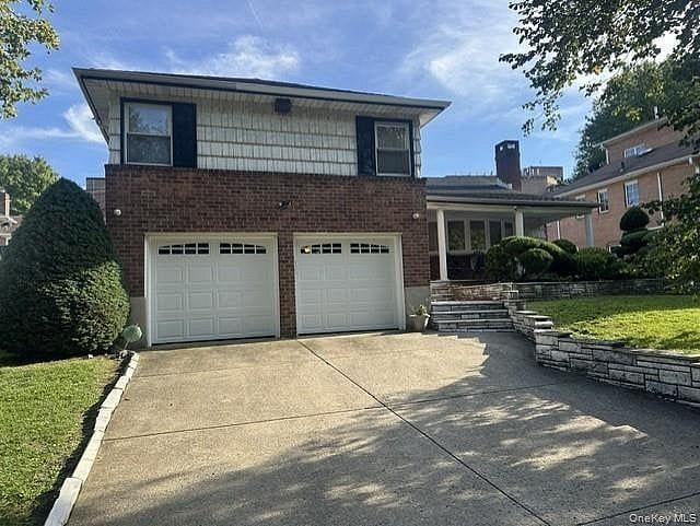 222-44 garland Drive