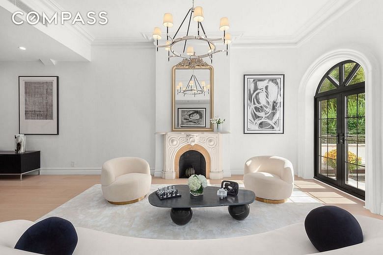 222 East 61st Street