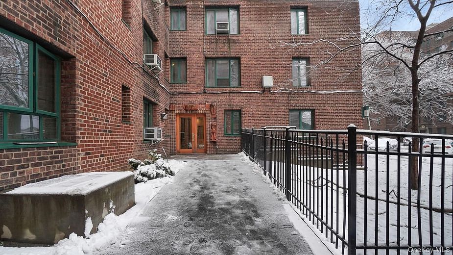 2220 E Tremont Avenue #7F