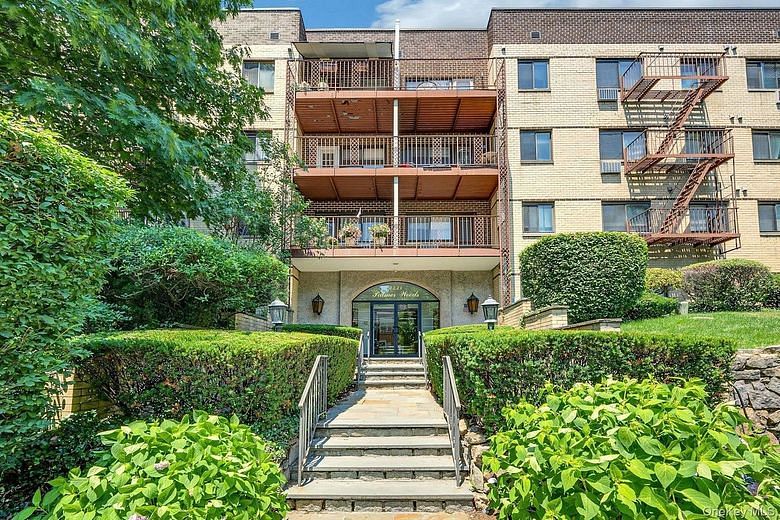 2221 Palmer Avenue #3G