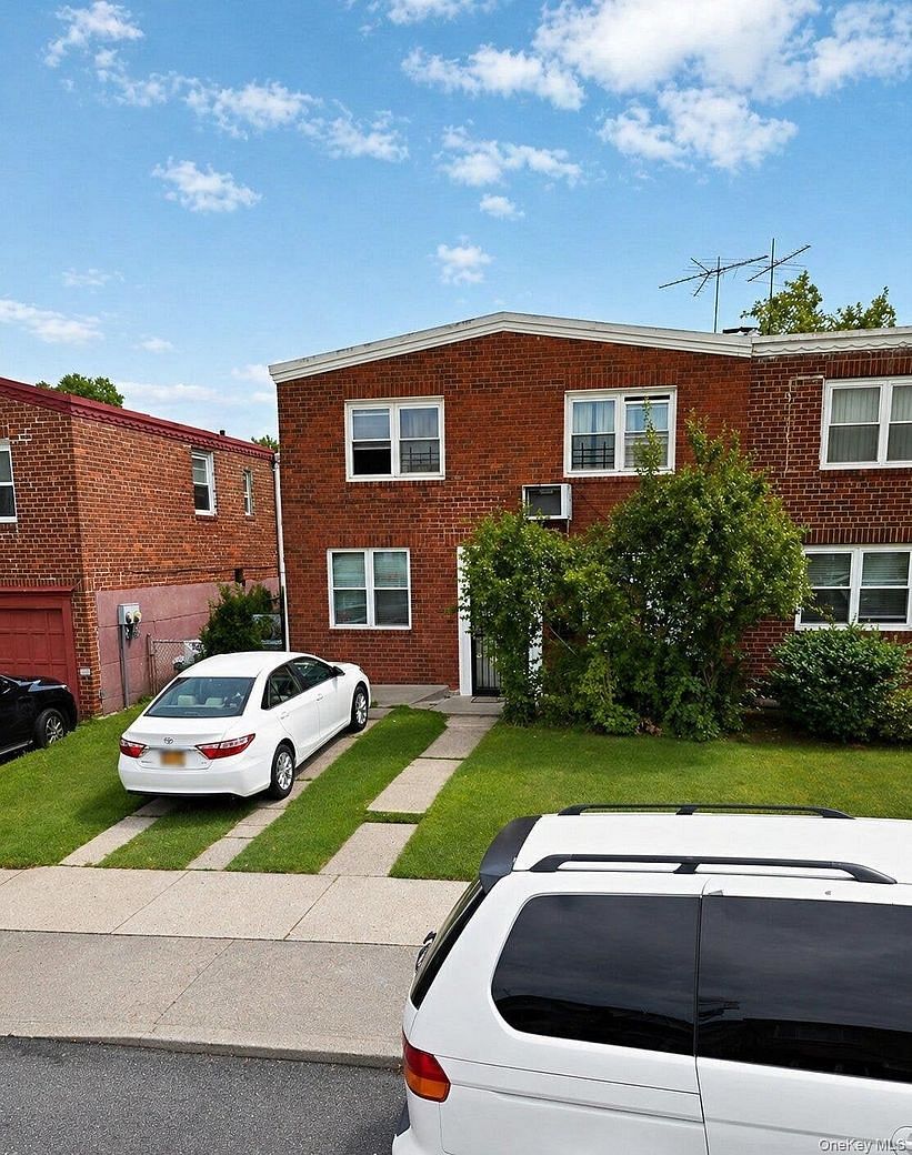 2227 93rd Street