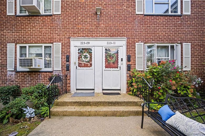 223-11 Manor Road #Upper