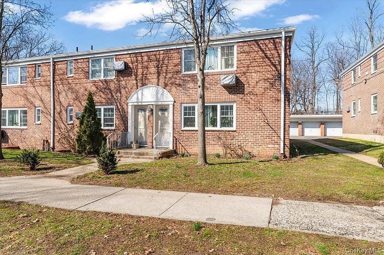 224-07 Kingsbury Avenue #B