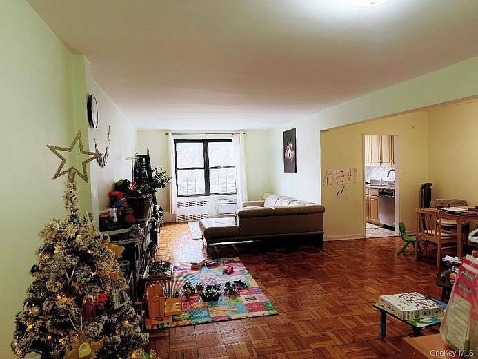 224-24 Union Turnpike #1P