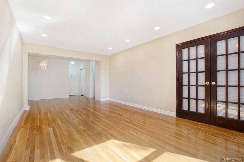 224-24 Union Turnpike #2N