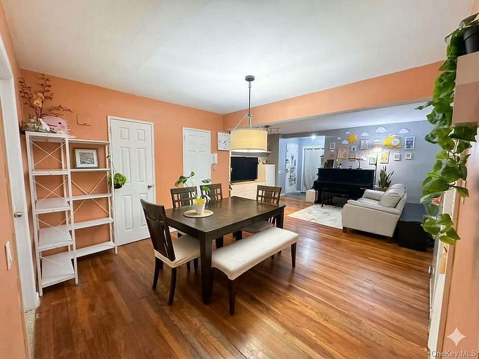 224-24 Union Turnpike #4R