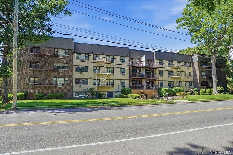 2241 Palmer Avenue #4M