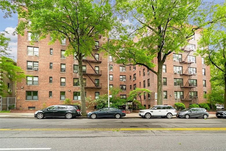 2244 Bronx Park East #1C