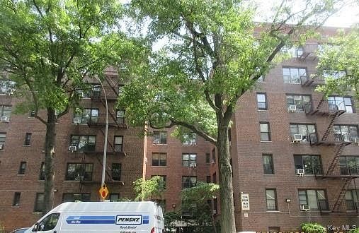 2244 Bronx Park East #6L