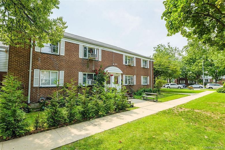 225-35 88 Avenue #42-9