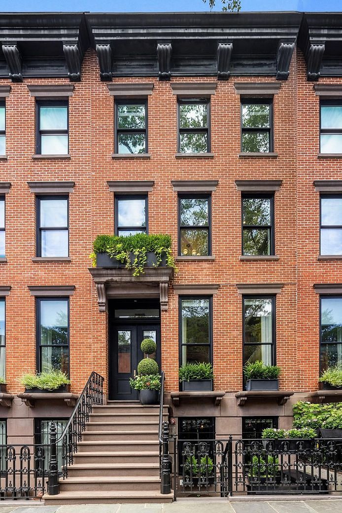 225 Carlton Avenue