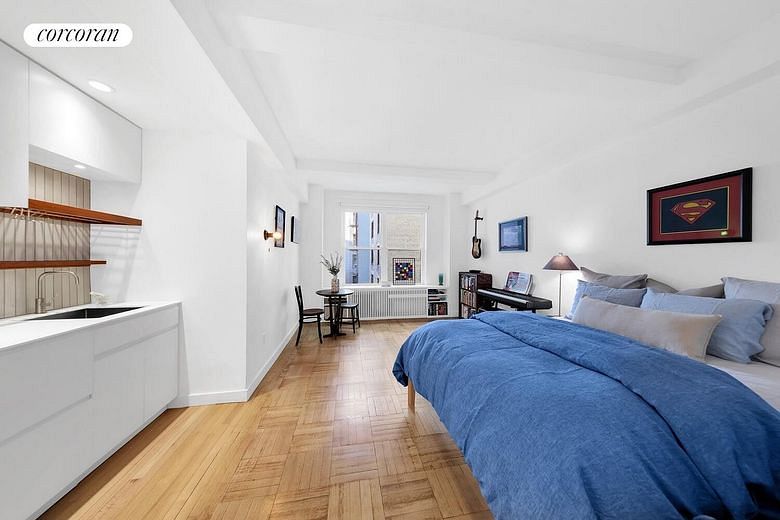 225 Central Park West #516