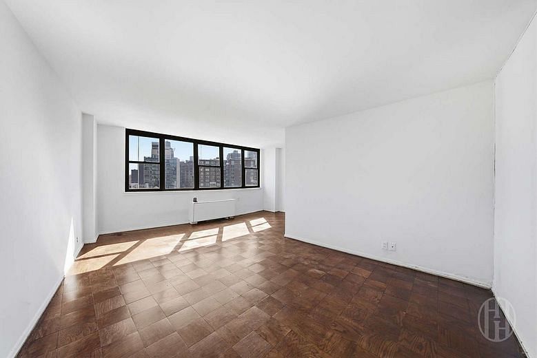 225 East 36th Street #19D