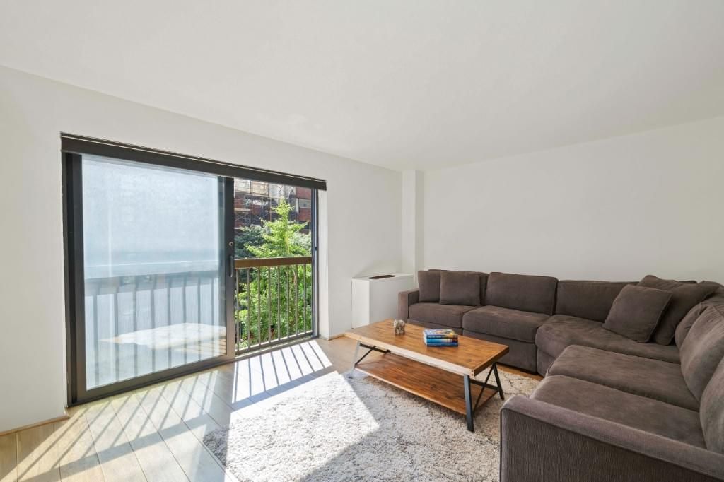 Image 1 of 13 for 225 East 86th Street #308 in Manhattan, NEW YORK, NY, 10028