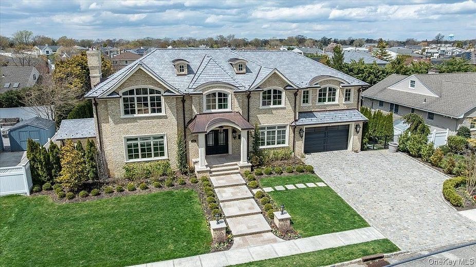 225 Harbor Lane