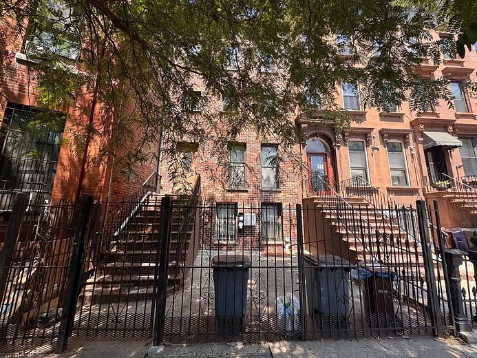 225 Madison Street
