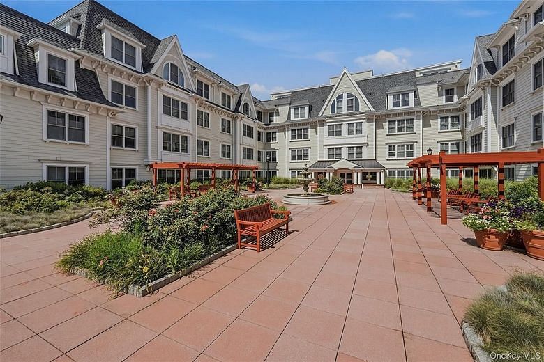 225 Stanley Avenue #121
