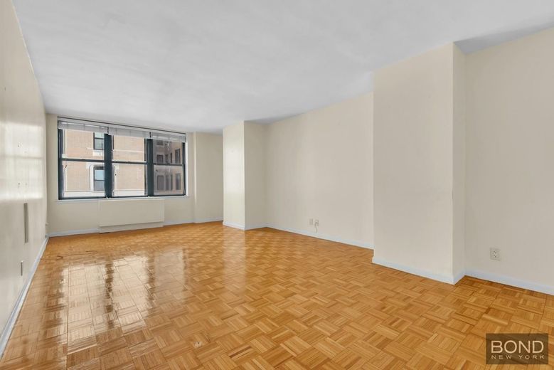 2250 Broadway #5D