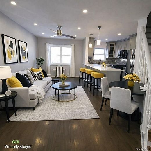 22509 Murdock Avenue