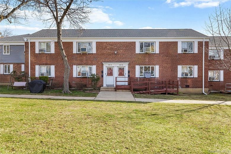 226-10 Manor Road #Upper