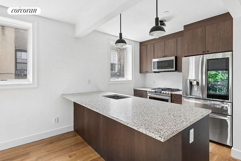 226 Hart Street #3B