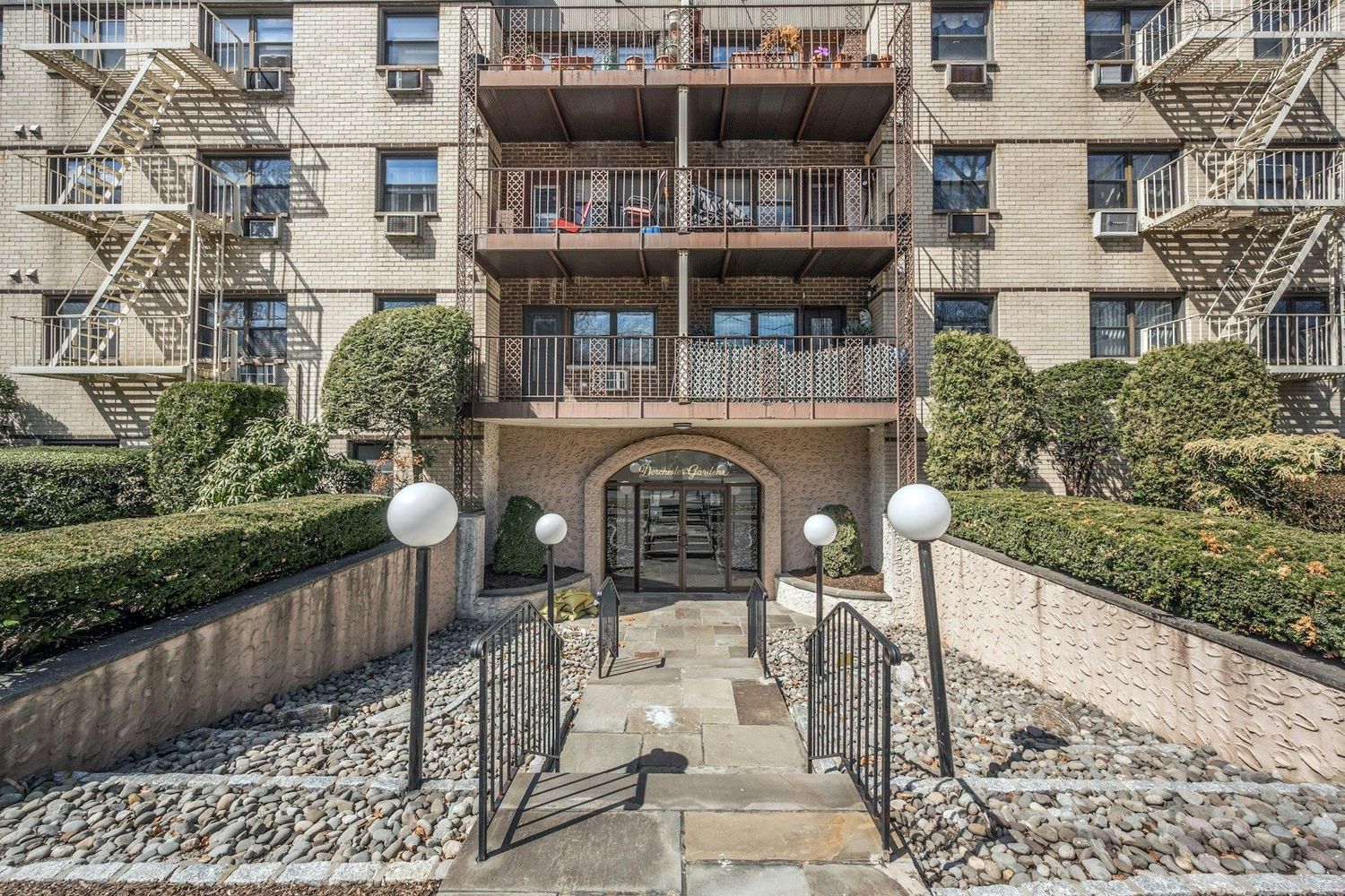 Image 1 of 20 for 2261 Palmer Avenue #2M in Westchester, New Rochelle, NY, 10801
