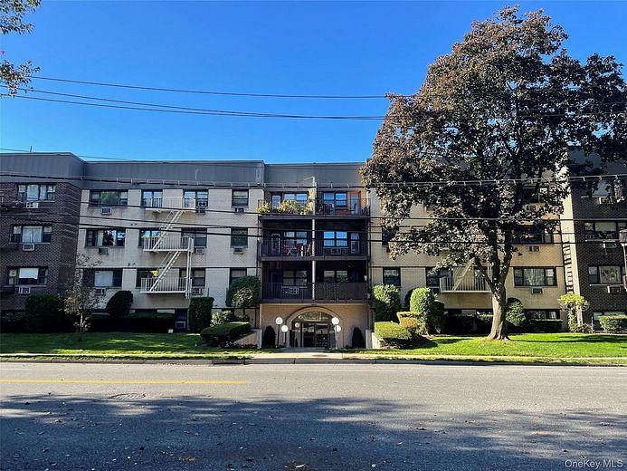 2261 Palmer Avenue #2N