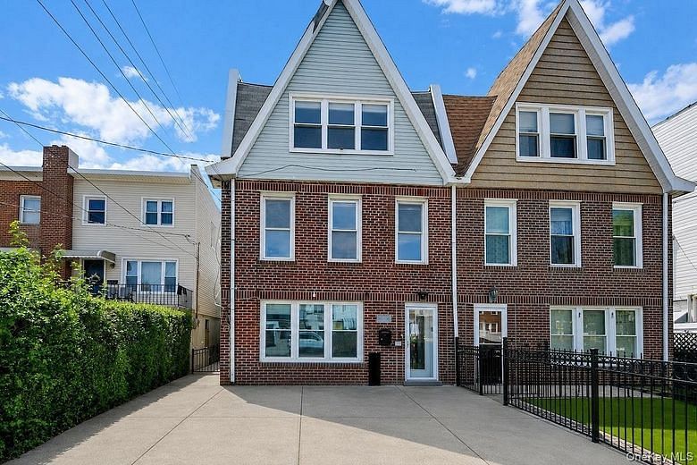227 Calhoun Avenue