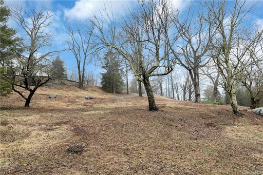 Image 1 of 33 for 227 Middle Patent Road in Westchester, Bedford, NY, 10506