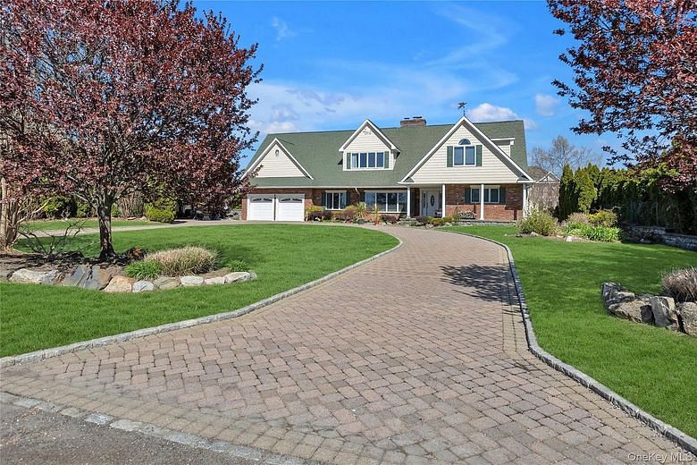 227 W Islip Road