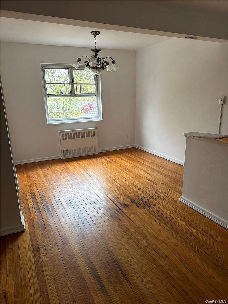 228-14 stronghurst Avenue #Upper