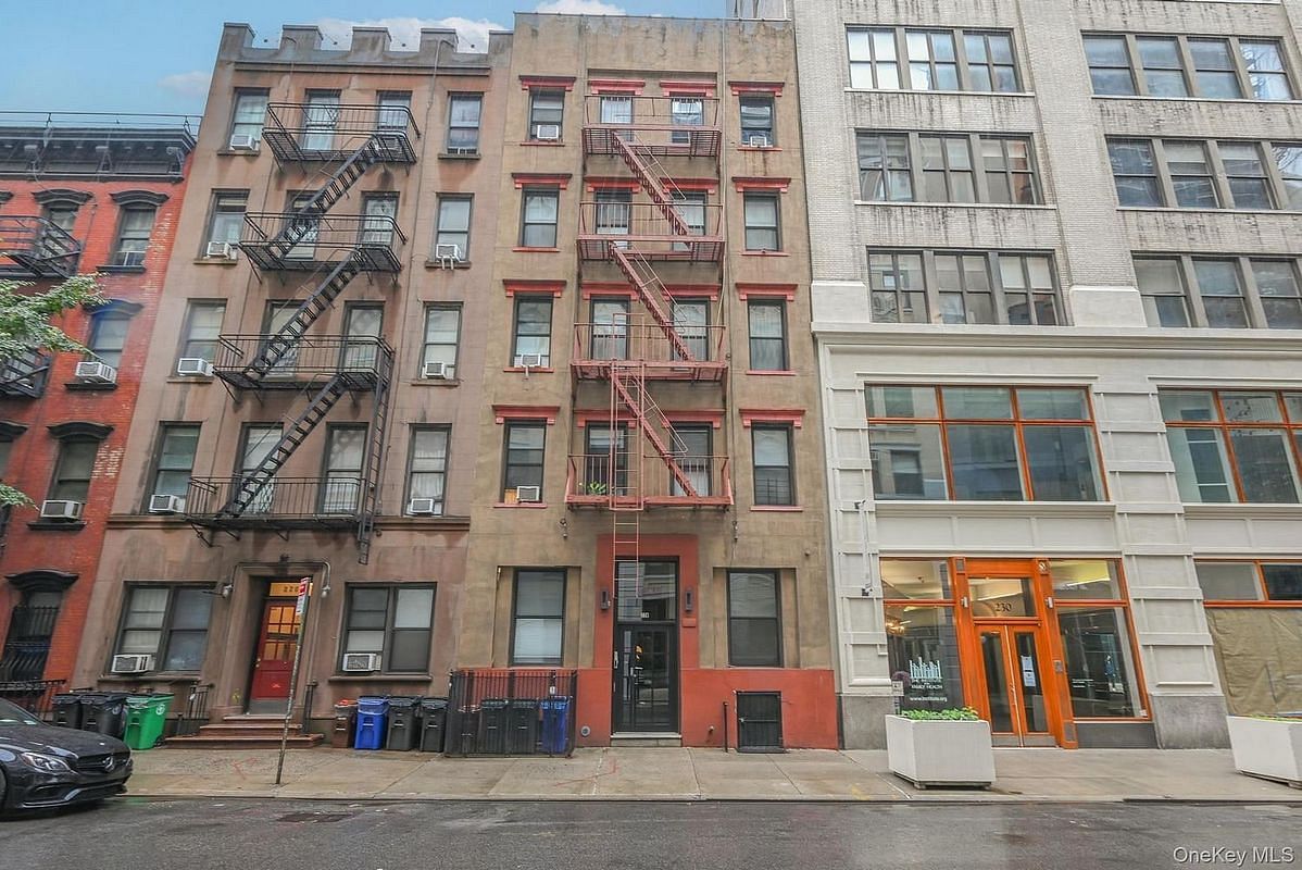 Image 1 of 9 for 228 W 17th Street #2b in Manhattan, New York, NY, 10011