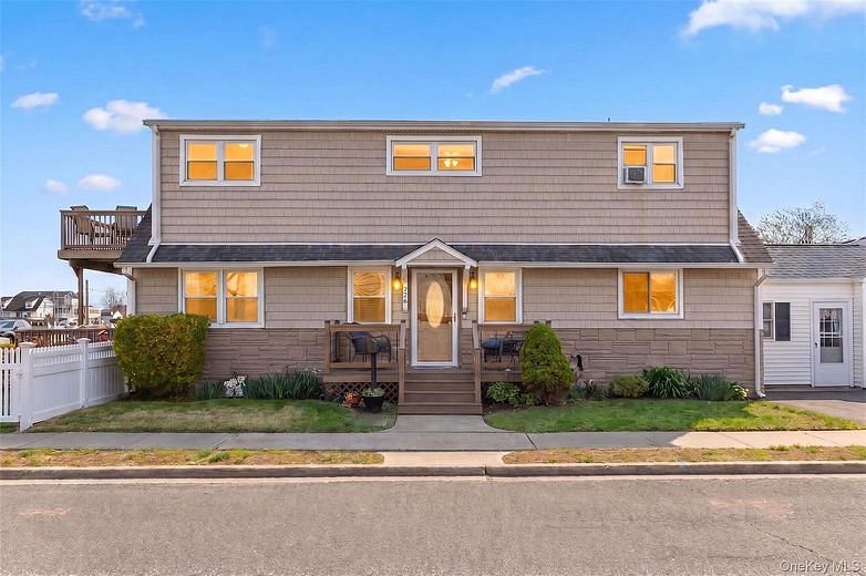 228 W Riviera Drive