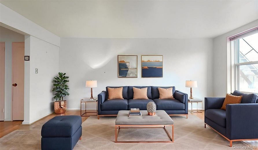 2285 Bragg Street #4H