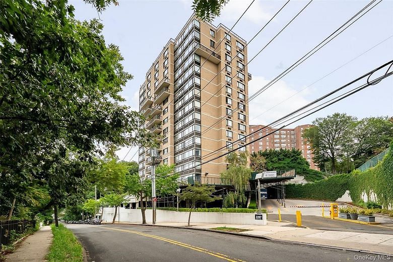 2287 Johnson Avenue #10B