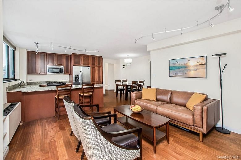 2287 Johnson Avenue #6A