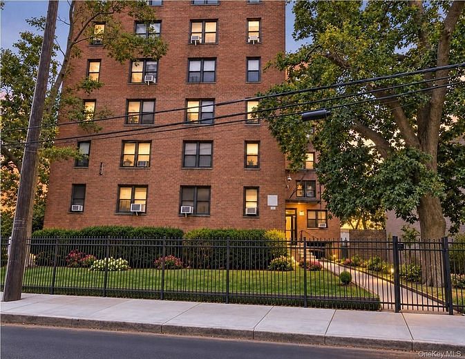 2287 Mott Avenue #6D