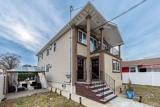 229-24 Edgewood Avenue