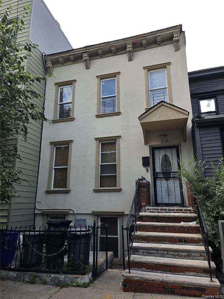 229 Macdougal Street