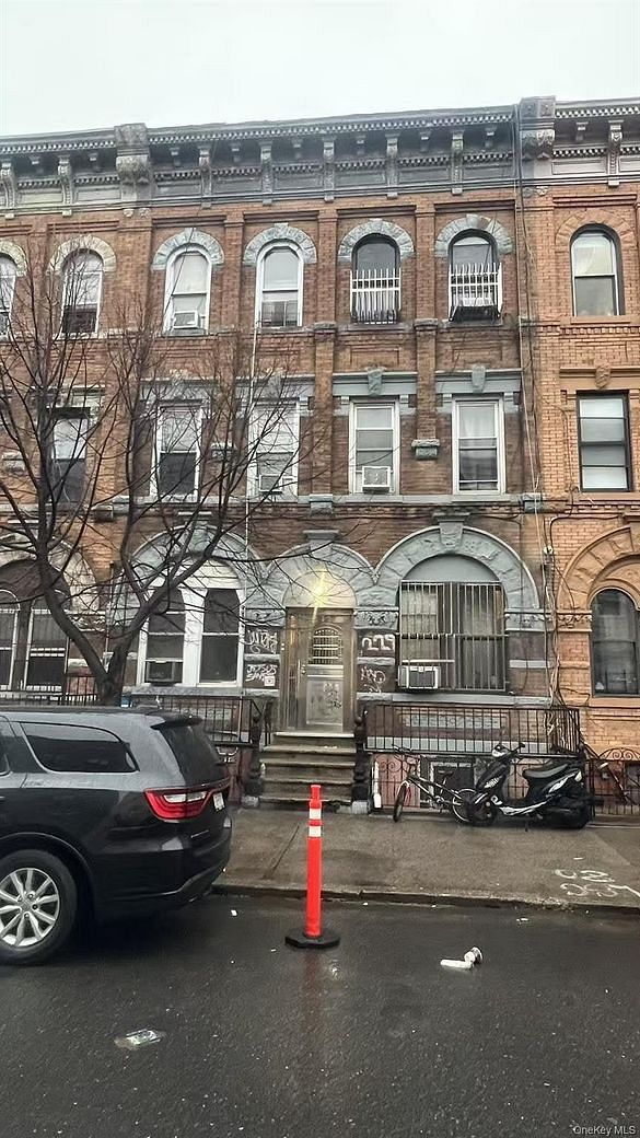 229 Stanhope Street
