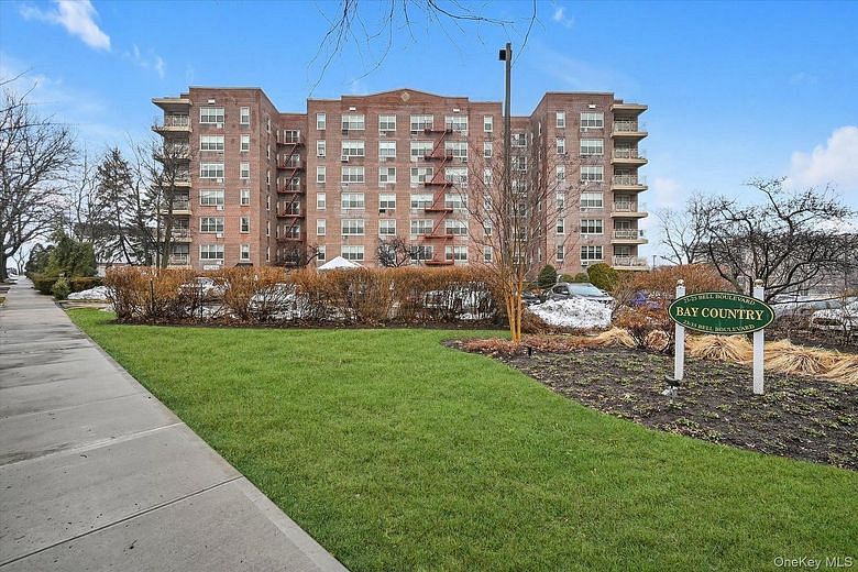 23-25 Bell Boulevard #6J