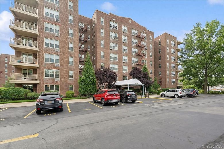 23-35 Bell Blvd. #4H