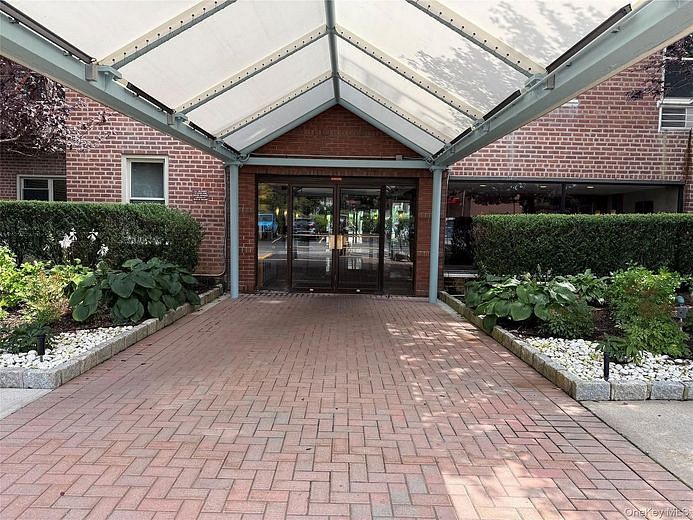 23-35 Bell Boulevard #6G