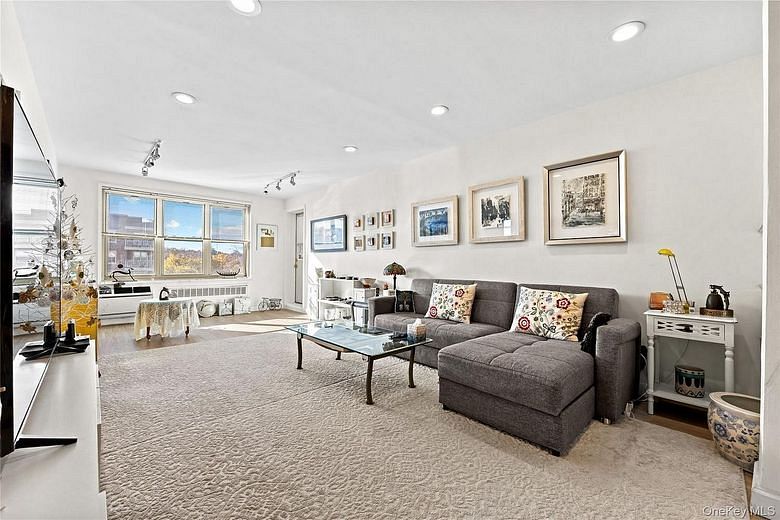 23-45 Bell Boulevard #5G