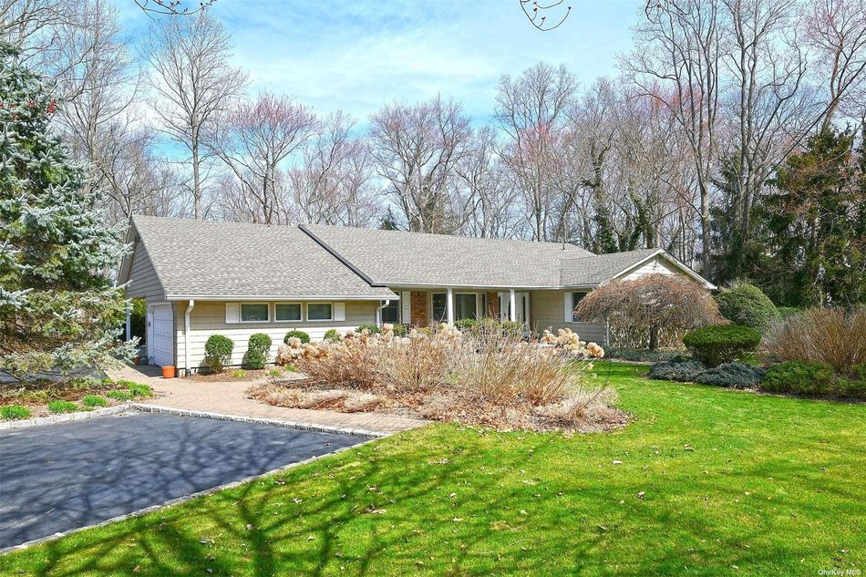 Image 1 of 32 for 23 Arbor Lane in Long Island, Dix Hills, NY, 11746