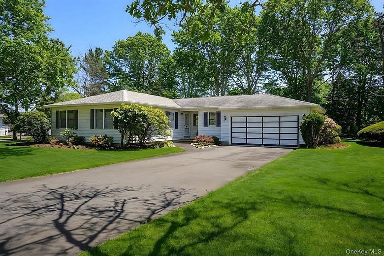 23 Argonne Road W