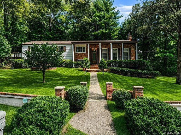 23 Colonial Drive