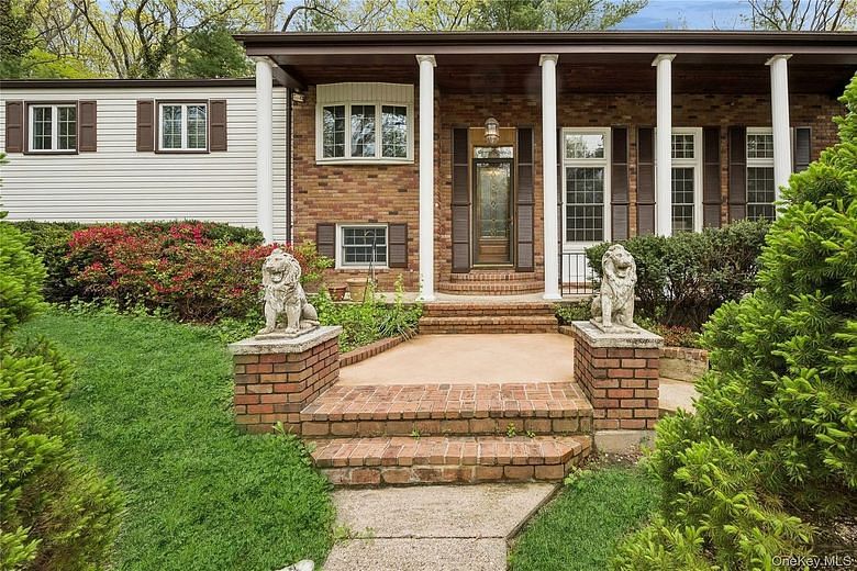 23 Colonial Drive